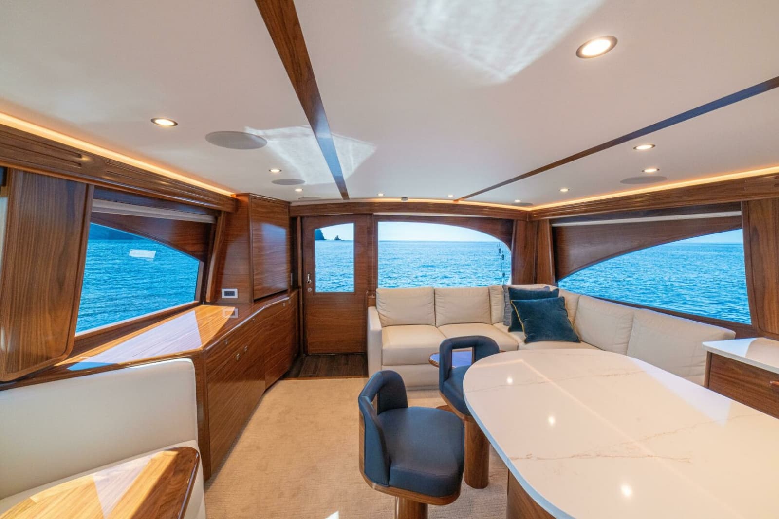 2025 Viking 58 Convertible - Photo 7