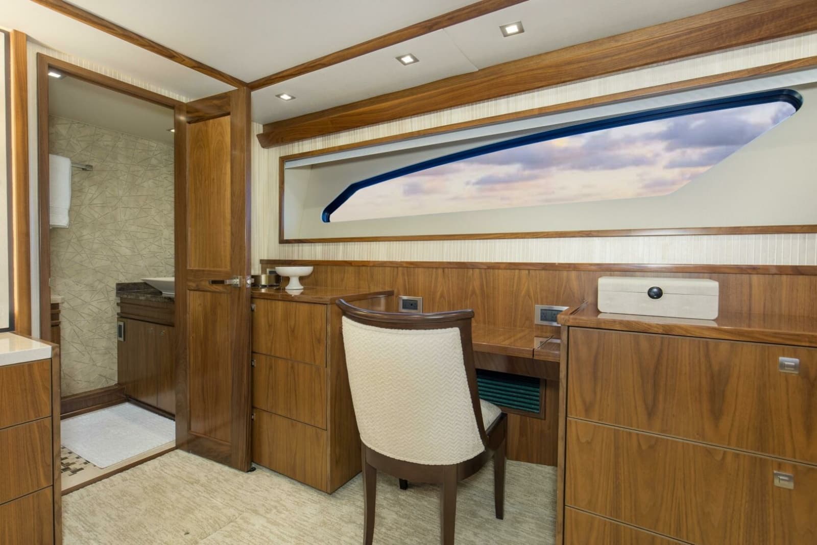 2016 Viking 92 Enclosed Bridge - Photo 26