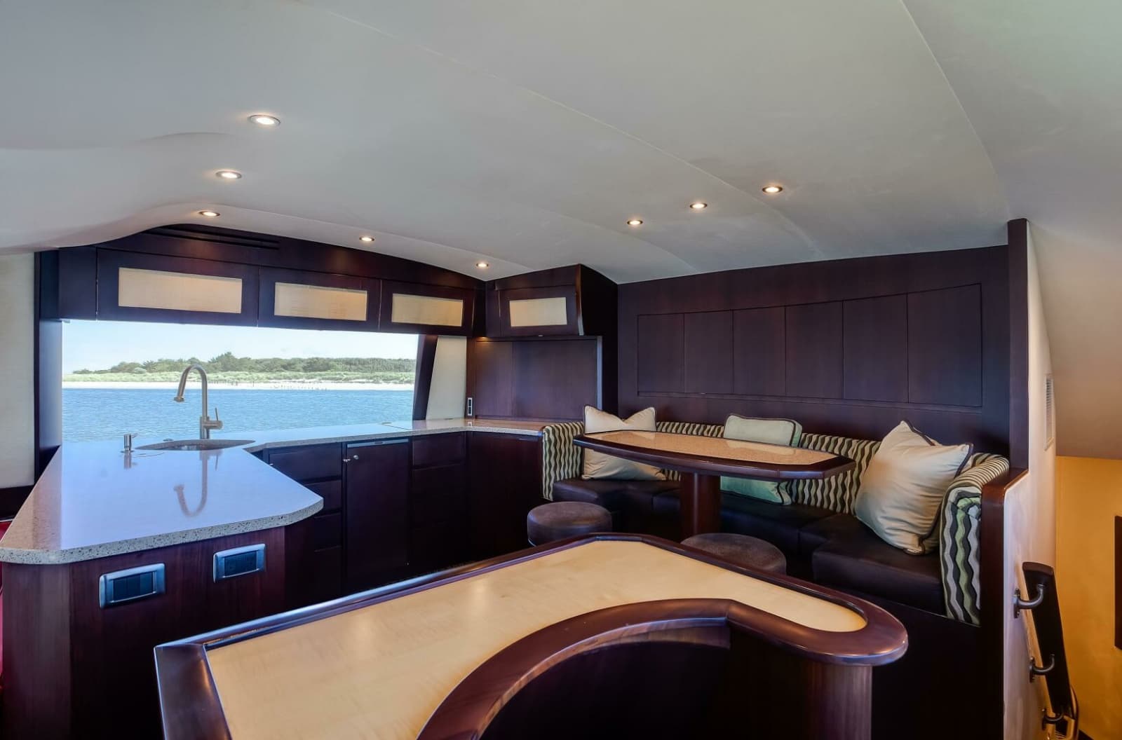 2015 Ocean Yachts 64 Convertible - Photo 6