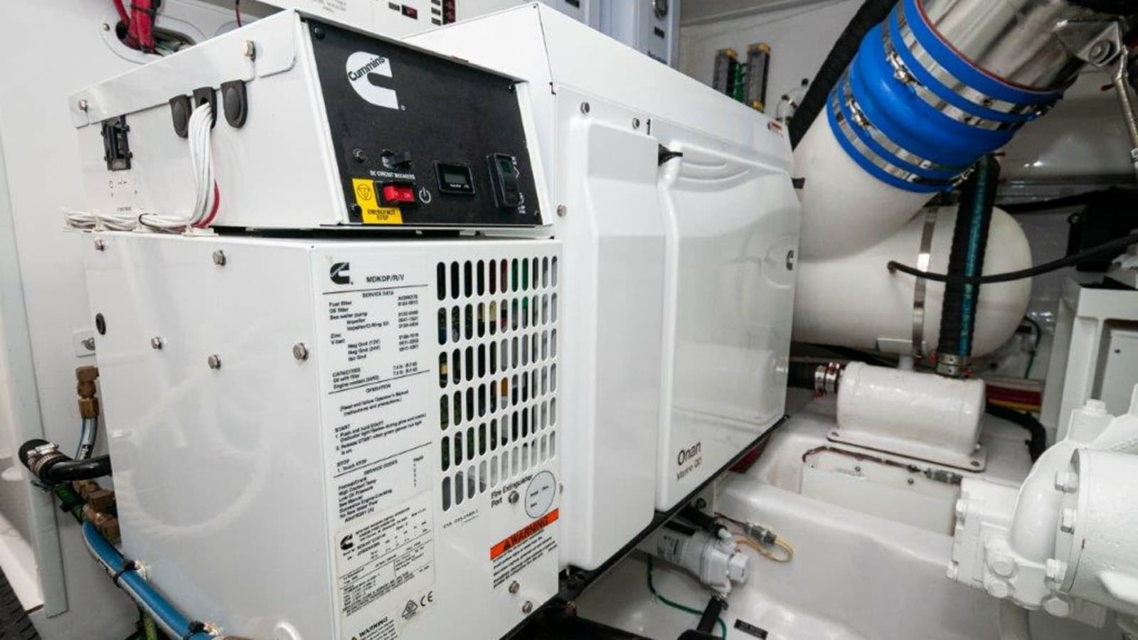 2025 Viking 58 Convertible - Photo 33