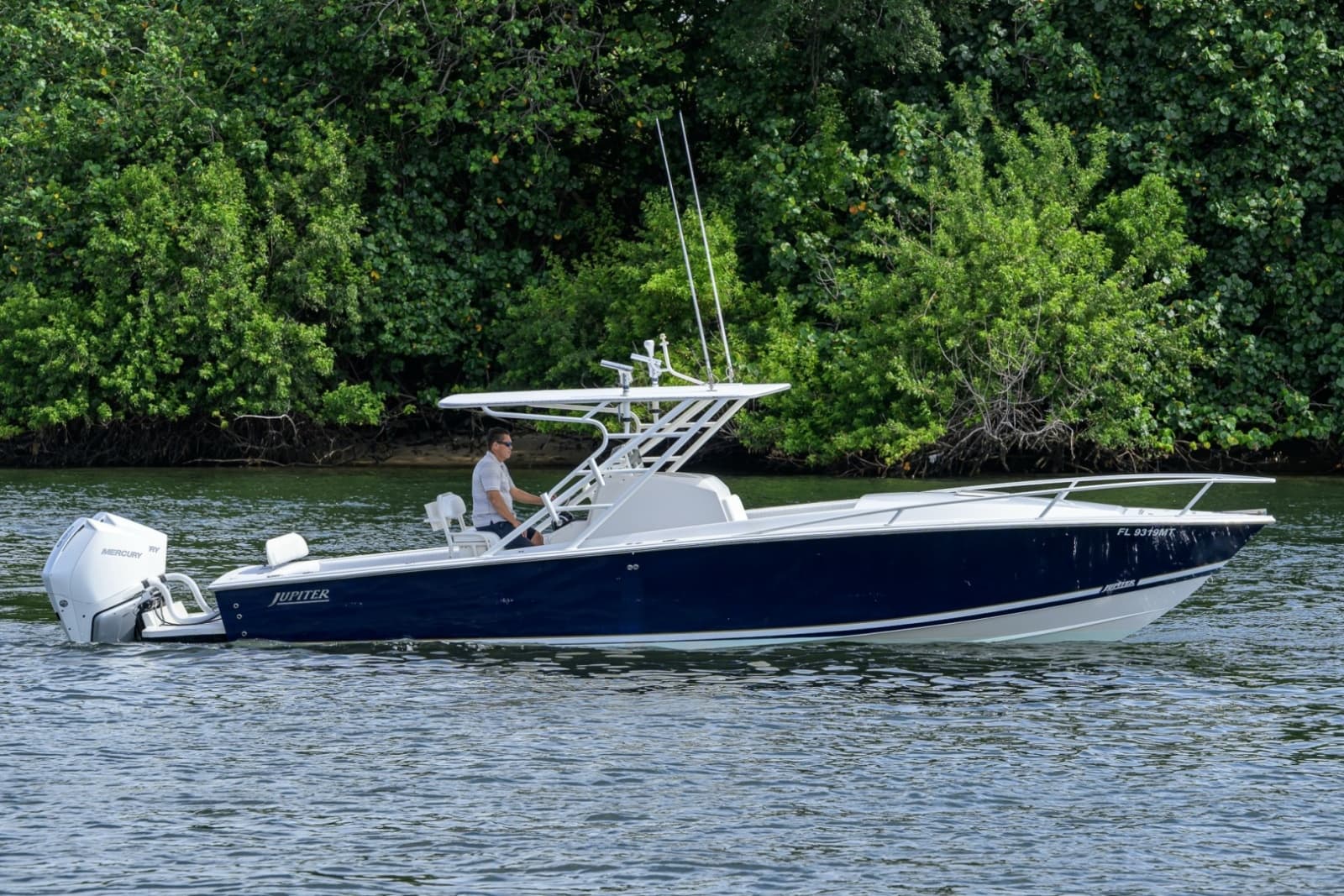 2003 Jupiter 31 Cuddy - Photo 1