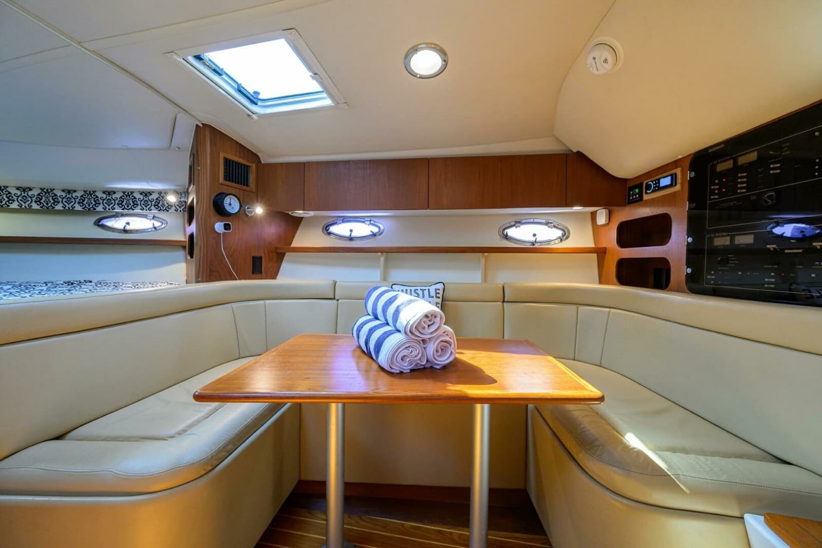 2002 Tiara Yachts 3100 LE - Photo 5
