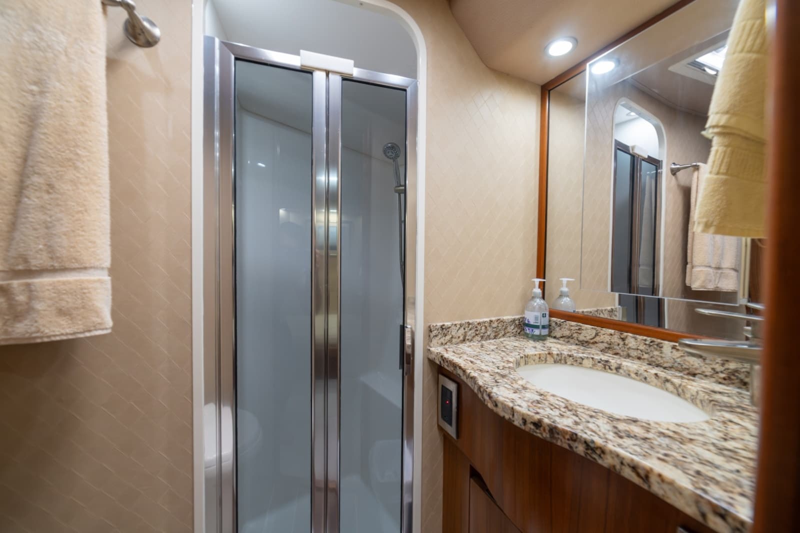 2012 Viking 60 Convertible - Photo 63