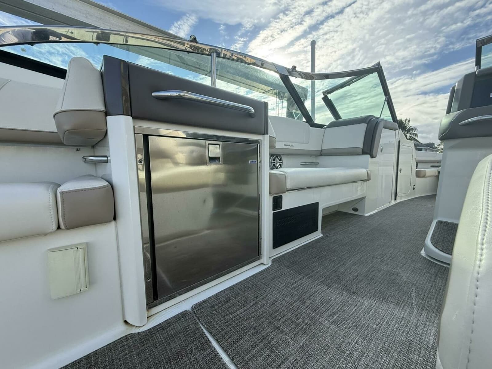 2016 Formula 330 Crossover Bowrider - Photo 25