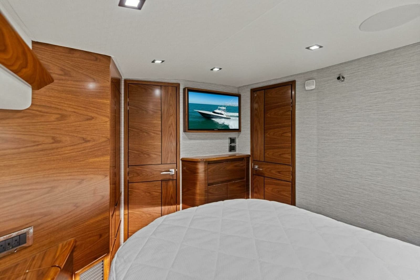 2023 Viking 54 Convertible - Photo 35