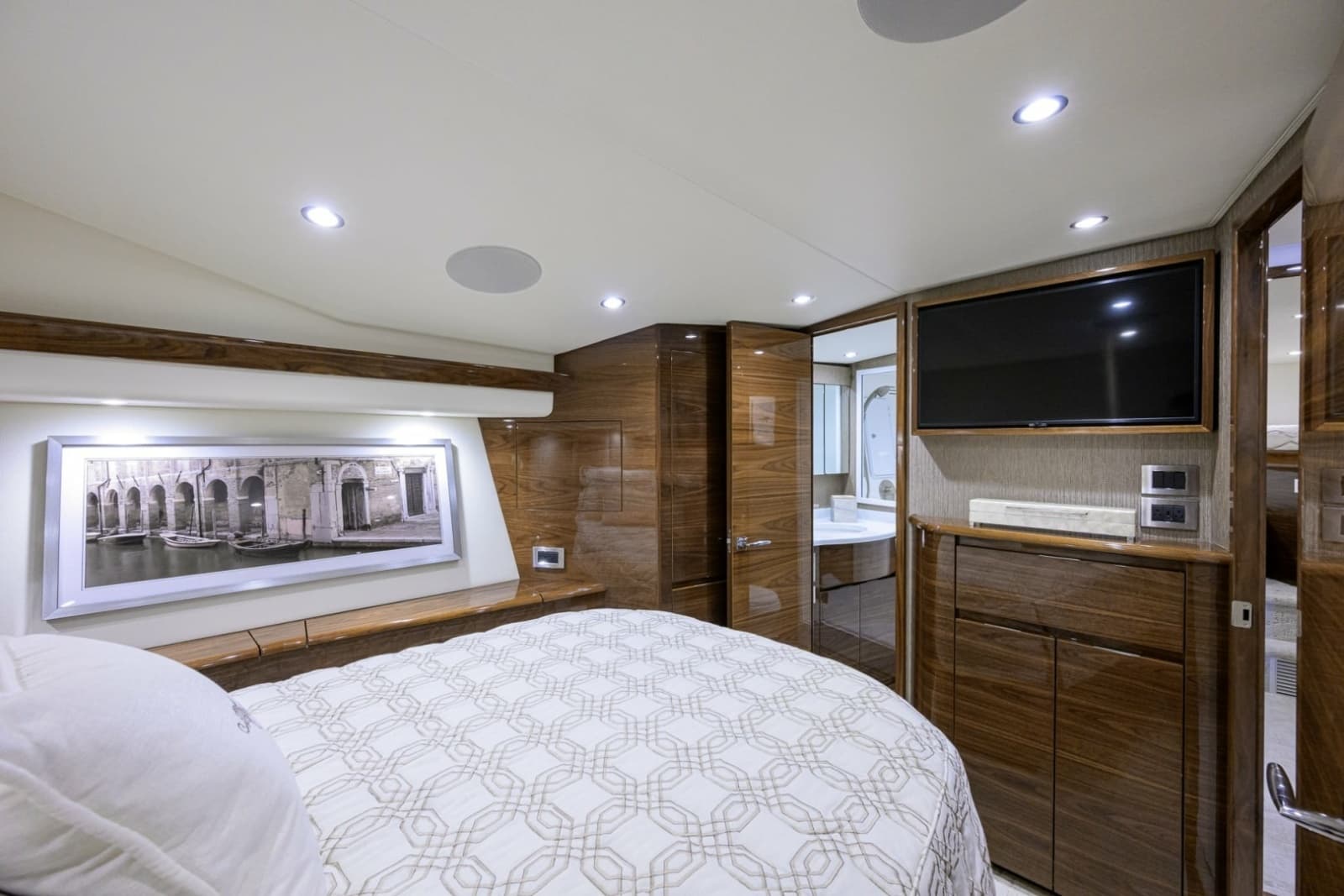 2024 Viking 54 Convertible - Photo 13