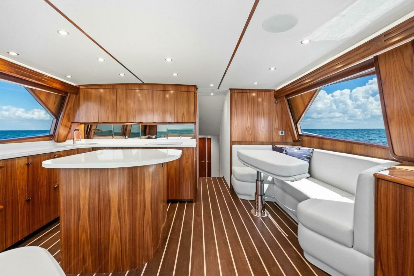 2025 Viking 58 Convertible - Photo 6