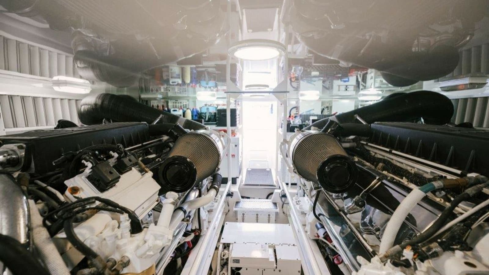 2007 Viking 64 Convertible - Photo 39