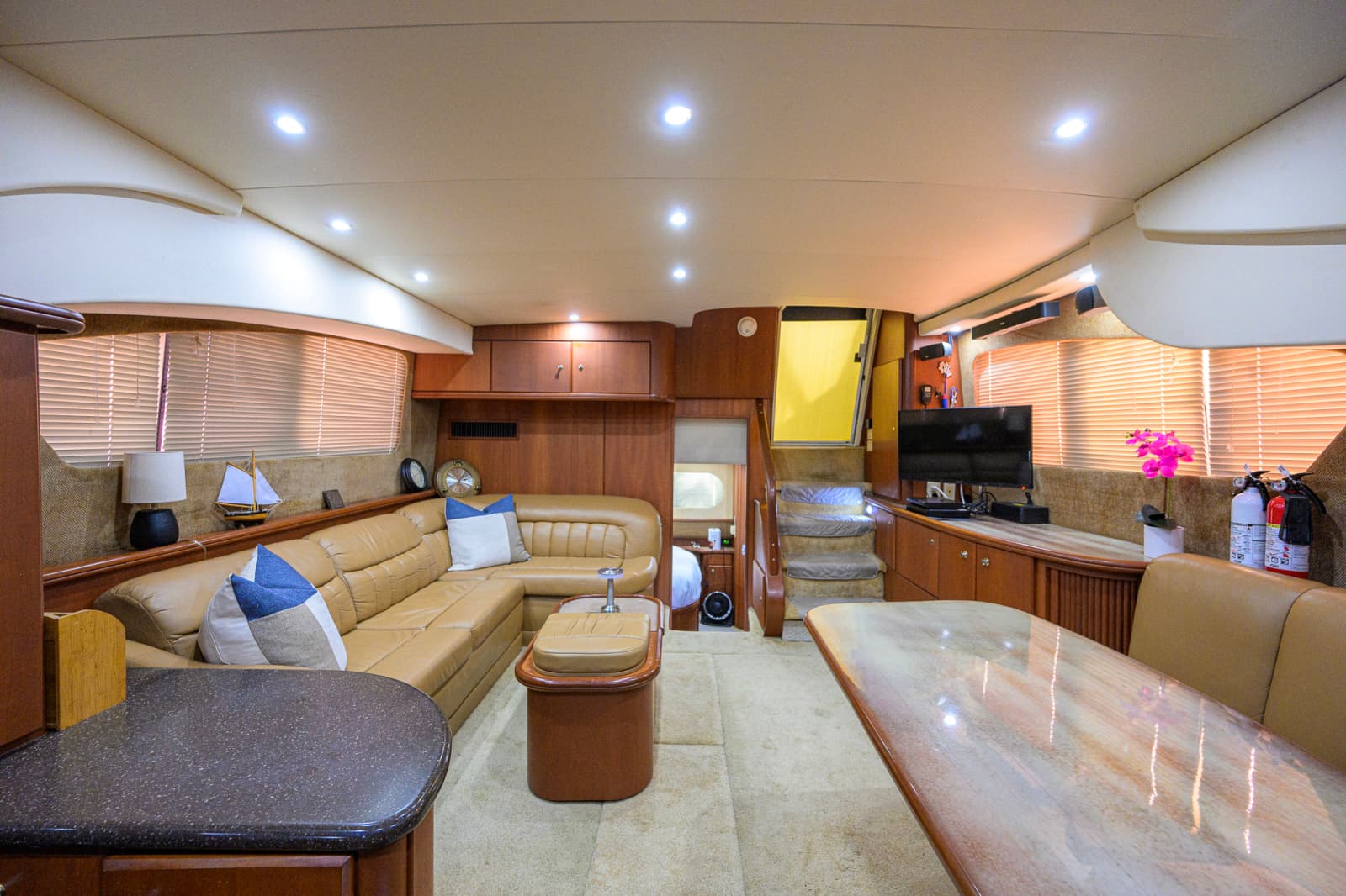 2005 Silverton 39 Motor Yacht - Photo 36