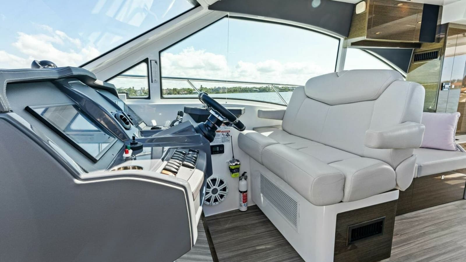 2019 Cruisers Yachts 45 Cantius - Photo 79