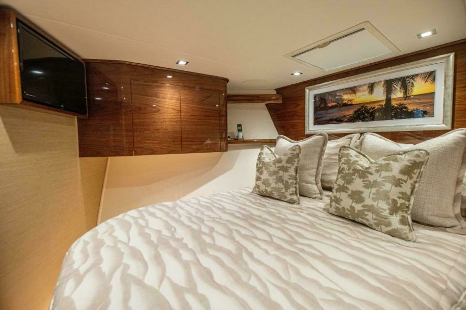 2023 Viking 64 Convertible - Photo 35