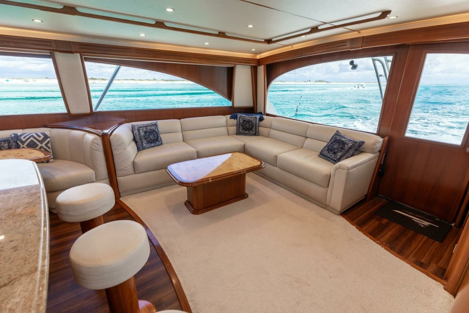 2015 Viking 70 Convertible - Photo 11