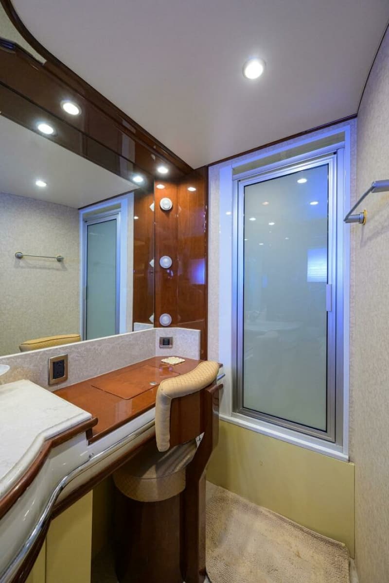 2005 Marquis 65 Motor Yacht - Photo 22