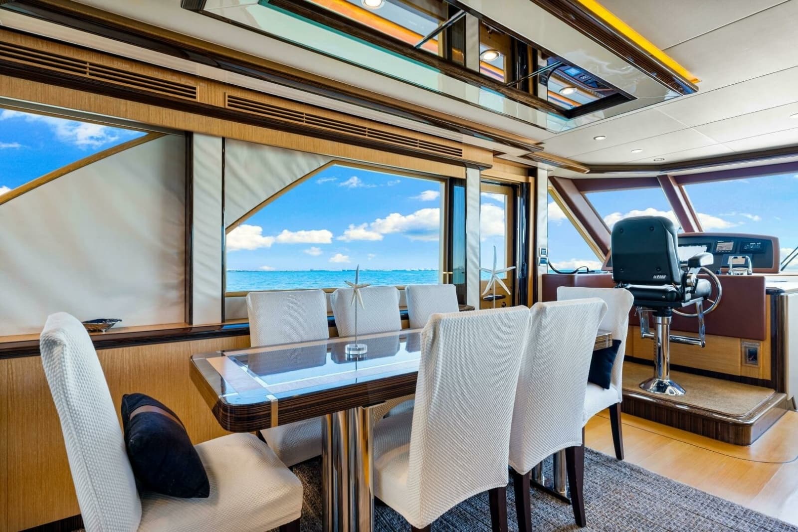 2010 Ocean Alexander 83 Motor Yacht - Photo 17