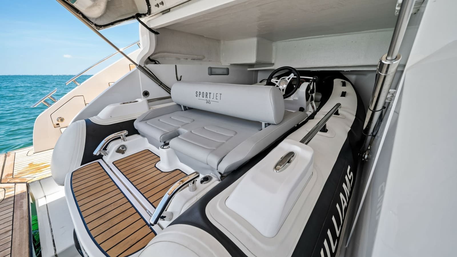 2019 Princess V65 - Photo 60