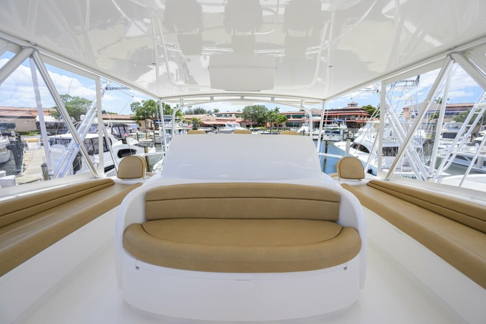 2014 Viking 70 Convertible - Photo 29