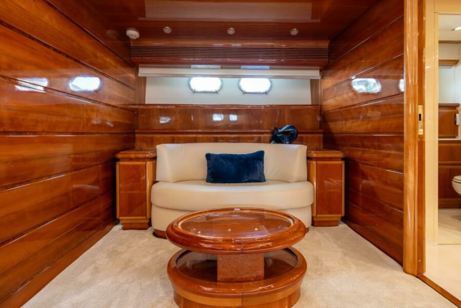 2001 Ferretti Yachts 94 Raised Pilothouse - Photo 12