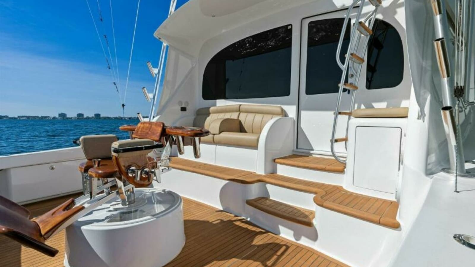 2013 Viking 55 Convertible - Photo 35