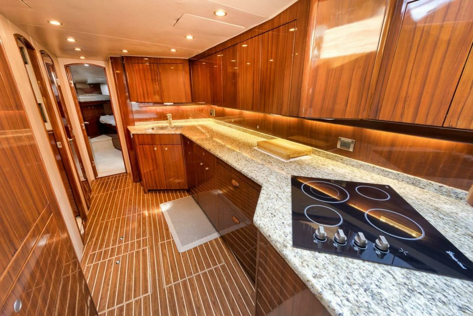 2007 Viking 52 Sport Coupe - Photo 24