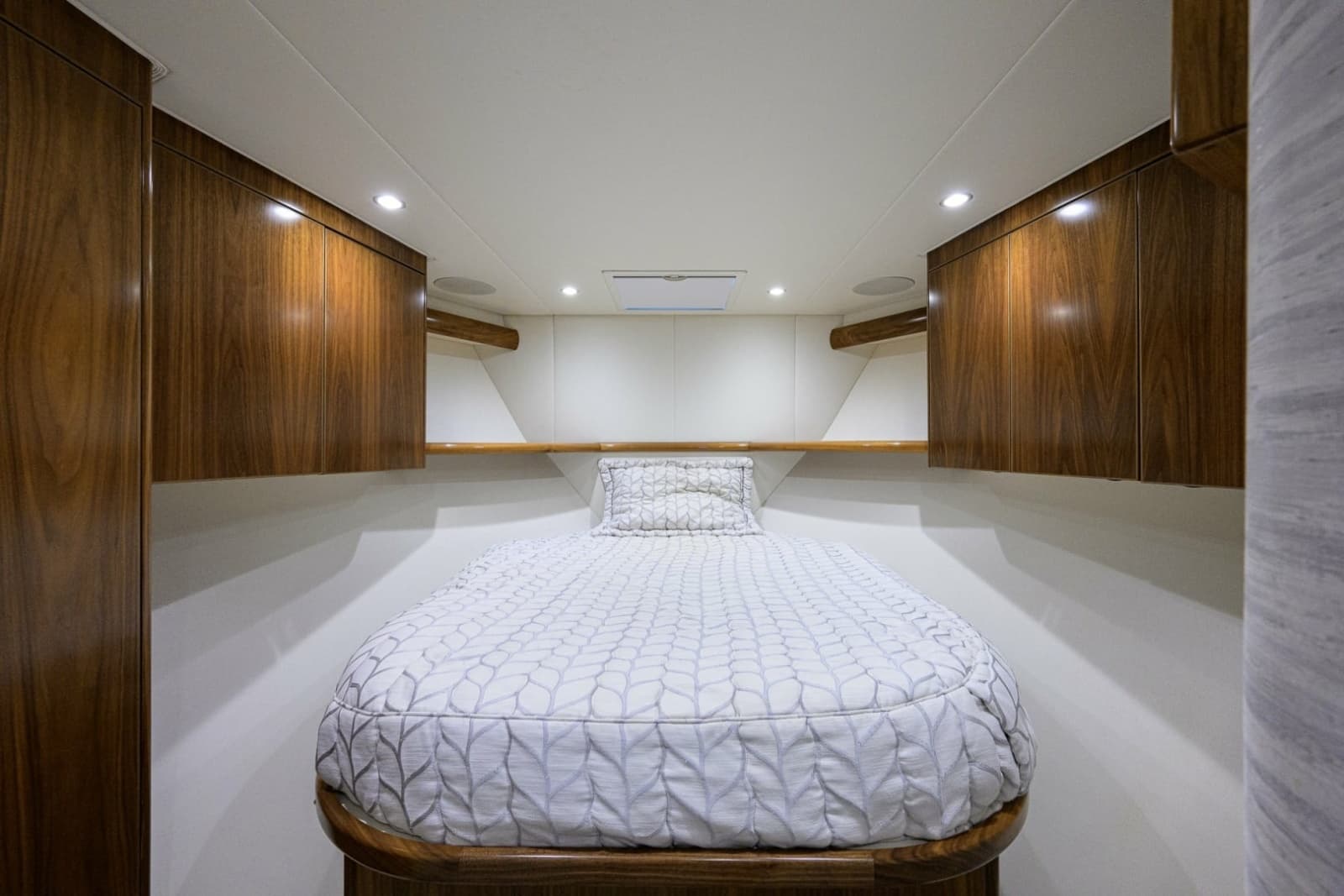 2021 Viking 58 Convertible - Photo 13