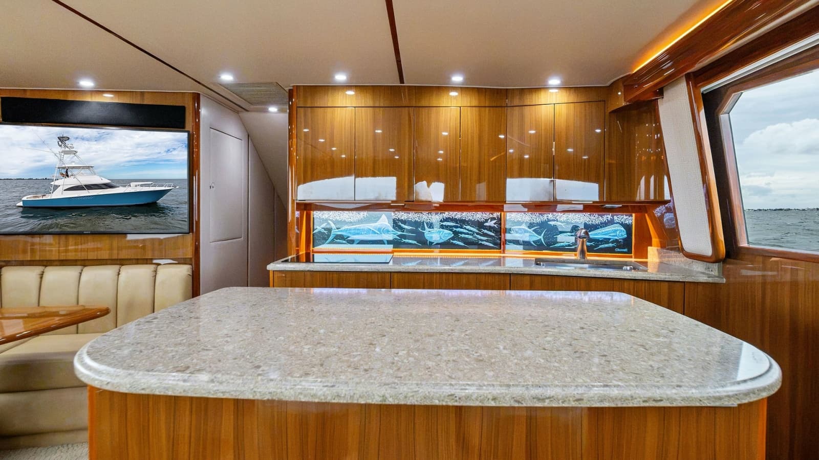 2013 Viking 55 Convertible - Photo 8