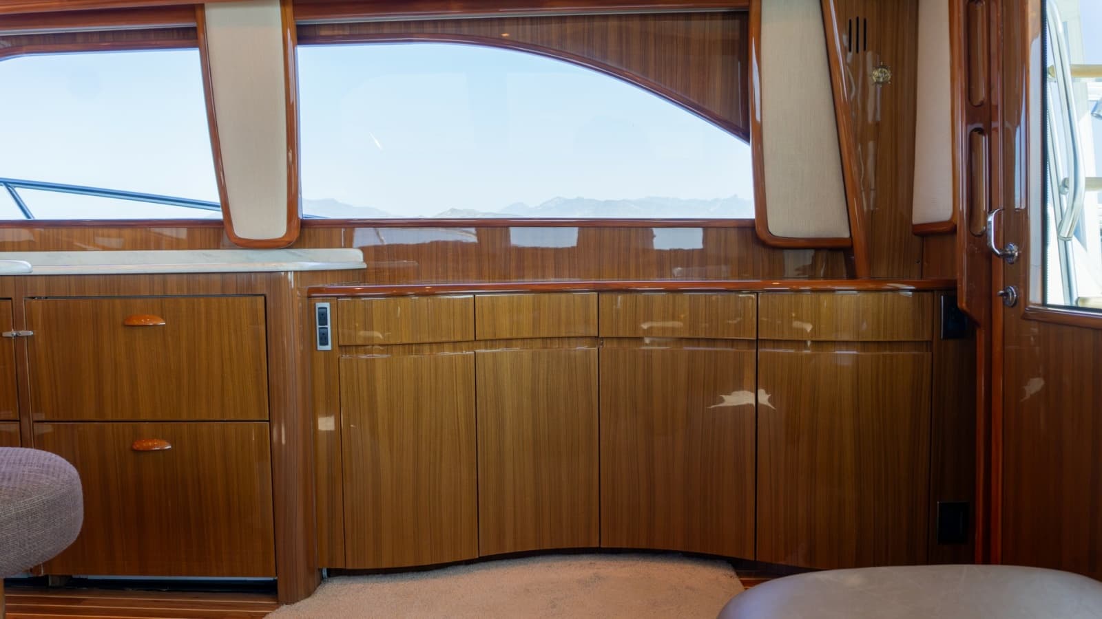 2009 Viking 50 Convertible - Photo 24