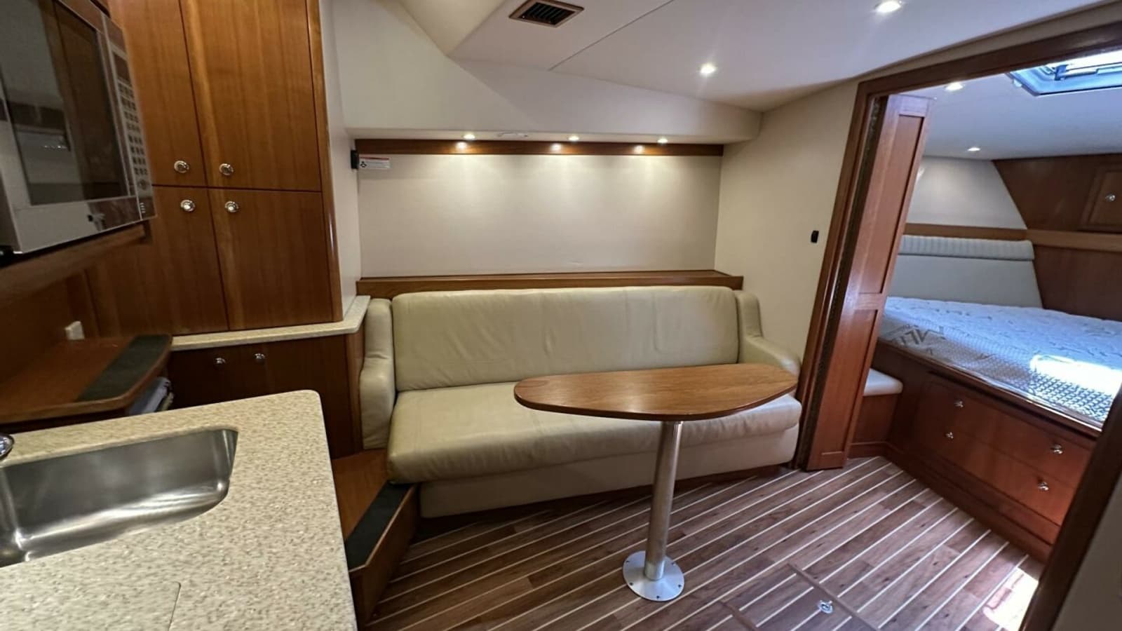 2007 Albemarle 360 Express - Photo 13