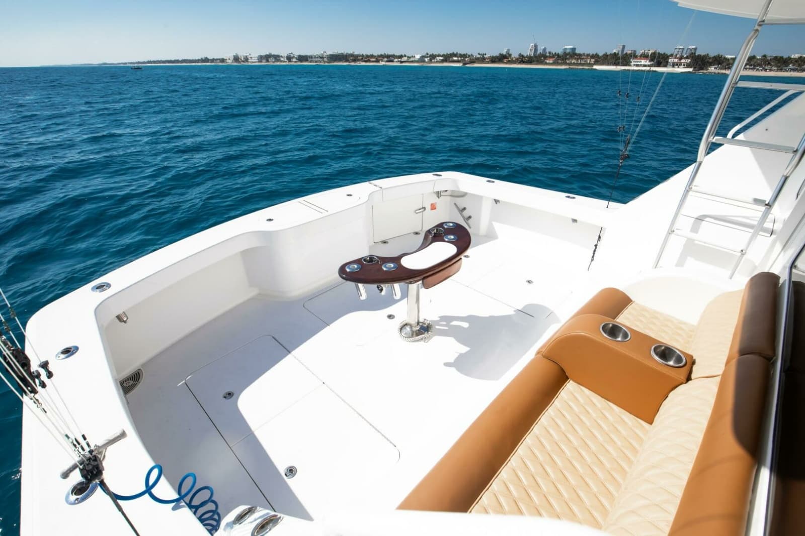 2018 Viking 48 Convertible - Photo 31