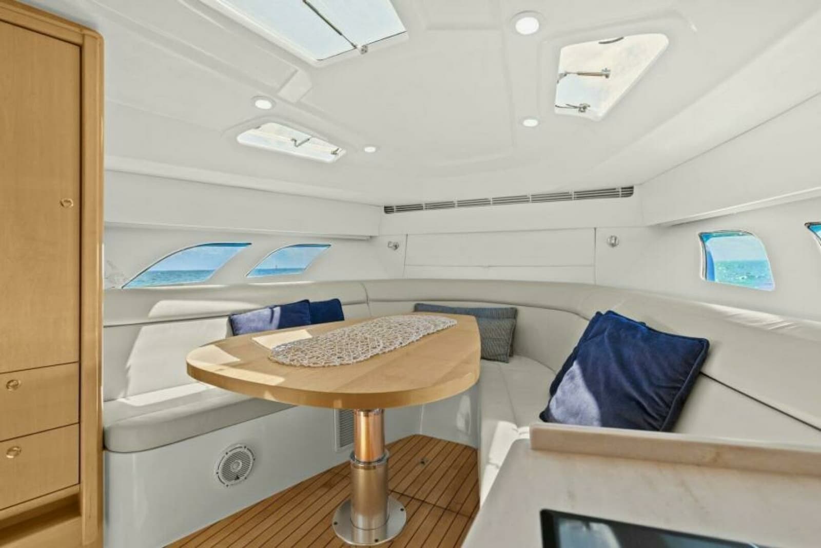 2019 Intrepid 475 Sport Yacht - Photo 20