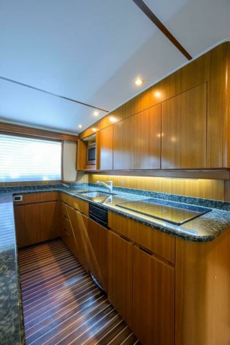 2008 Viking 60 Convertible - Photo 34