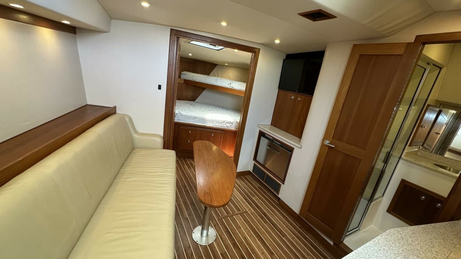 2007 Albemarle 360 Express - Photo 9