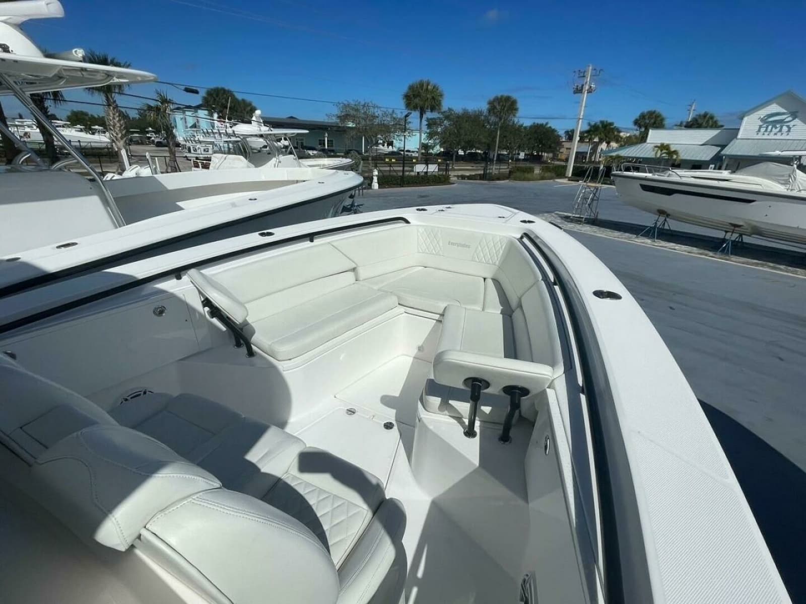 2022 Everglades 335 Center Console - Photo 37