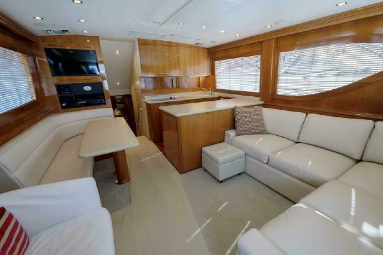 2002 Hatteras 50 Convertible - Photo 14