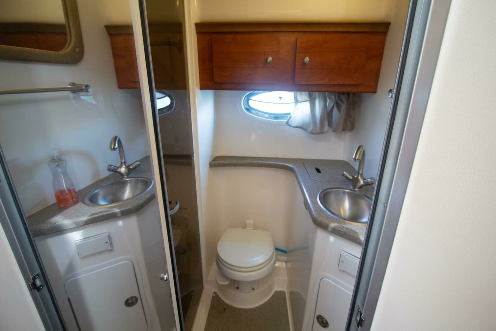 2008 Rinker 40 Express Cruiser - Photo 12