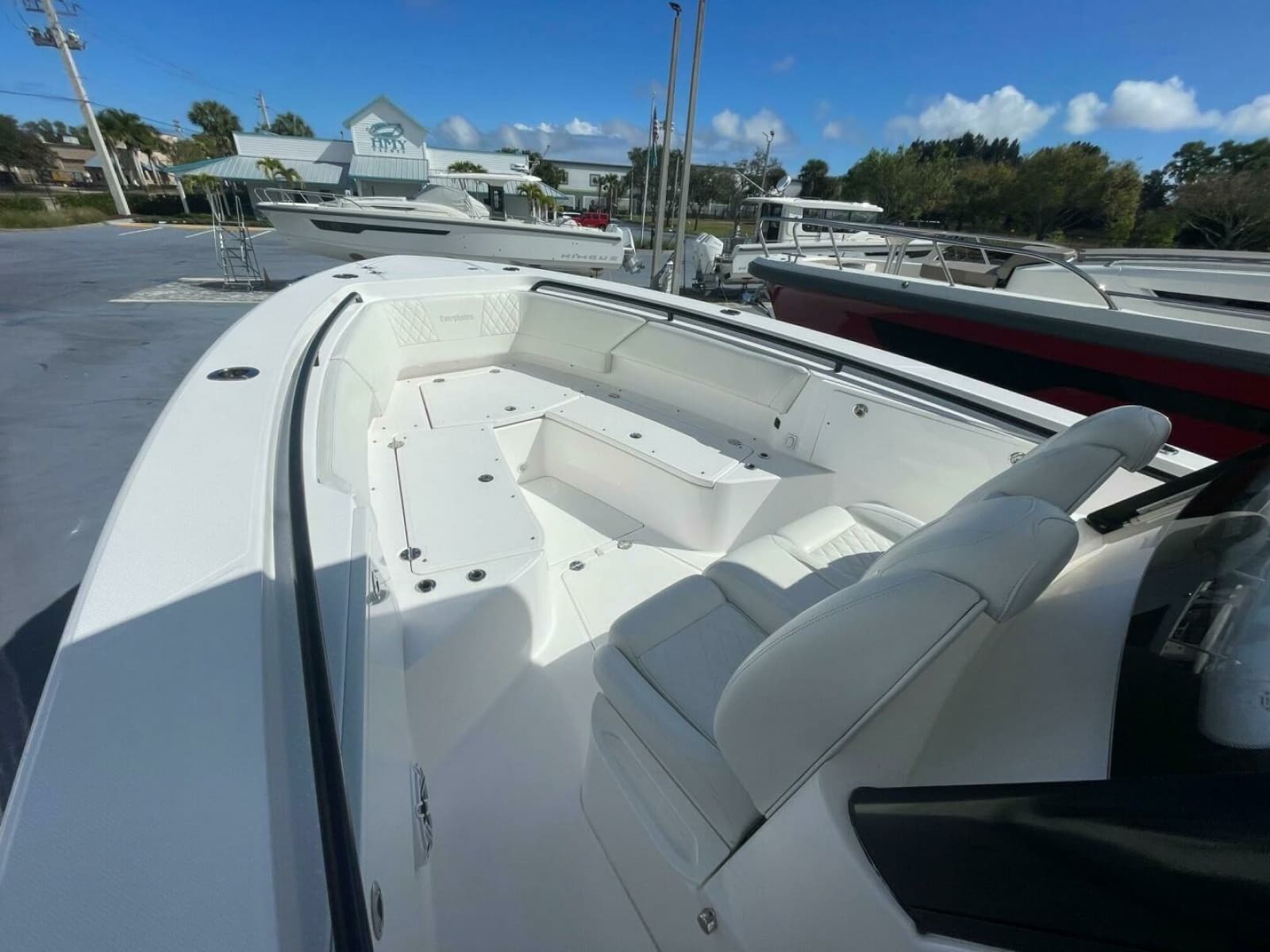 2022 Everglades 335 Center Console - Photo 29