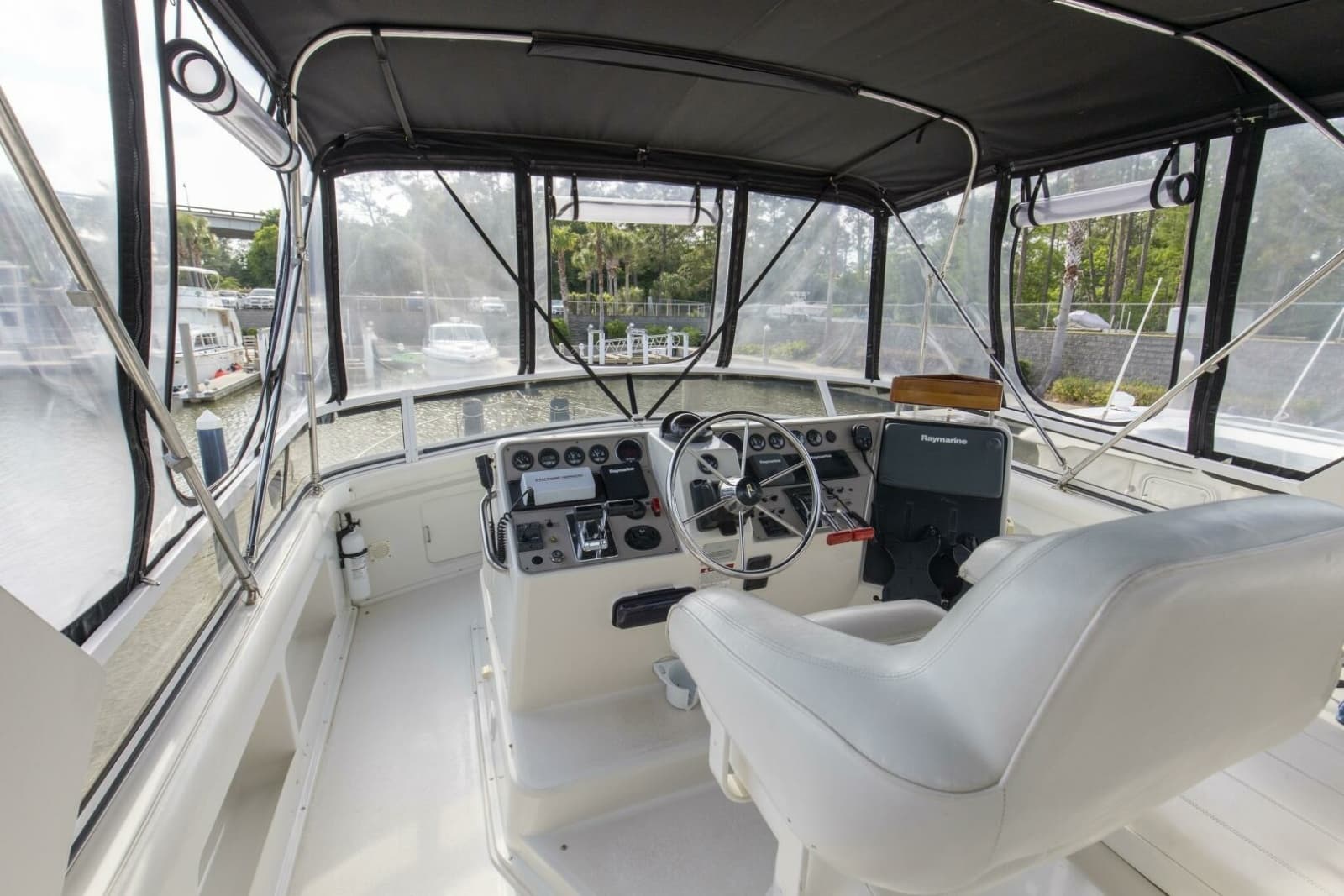 1997 Carver 445 Aft Cabin - Photo 5