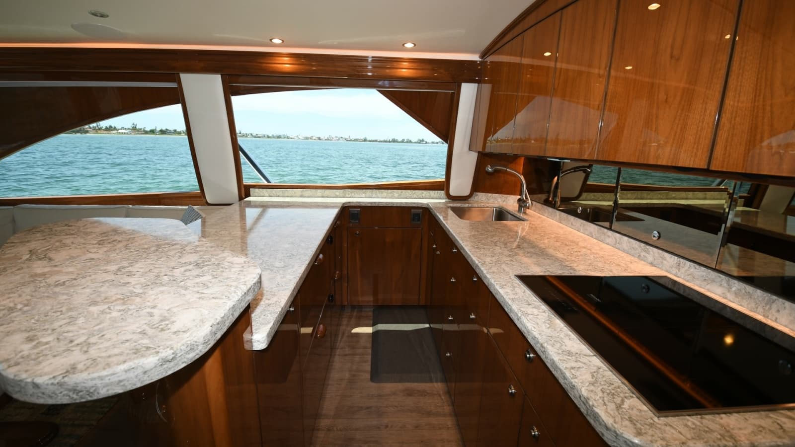 2019 Viking 58 Convertible - Photo 13