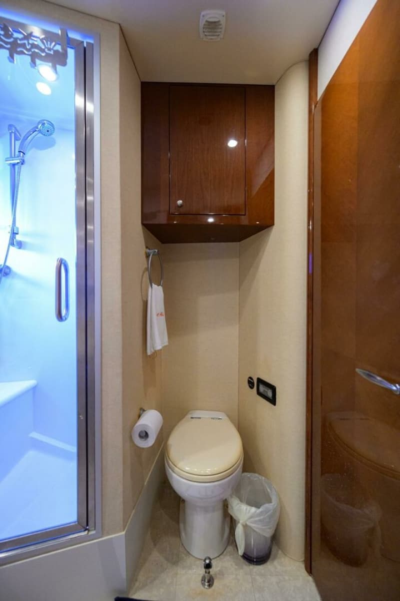 2005 Marquis 65 Motor Yacht - Photo 31