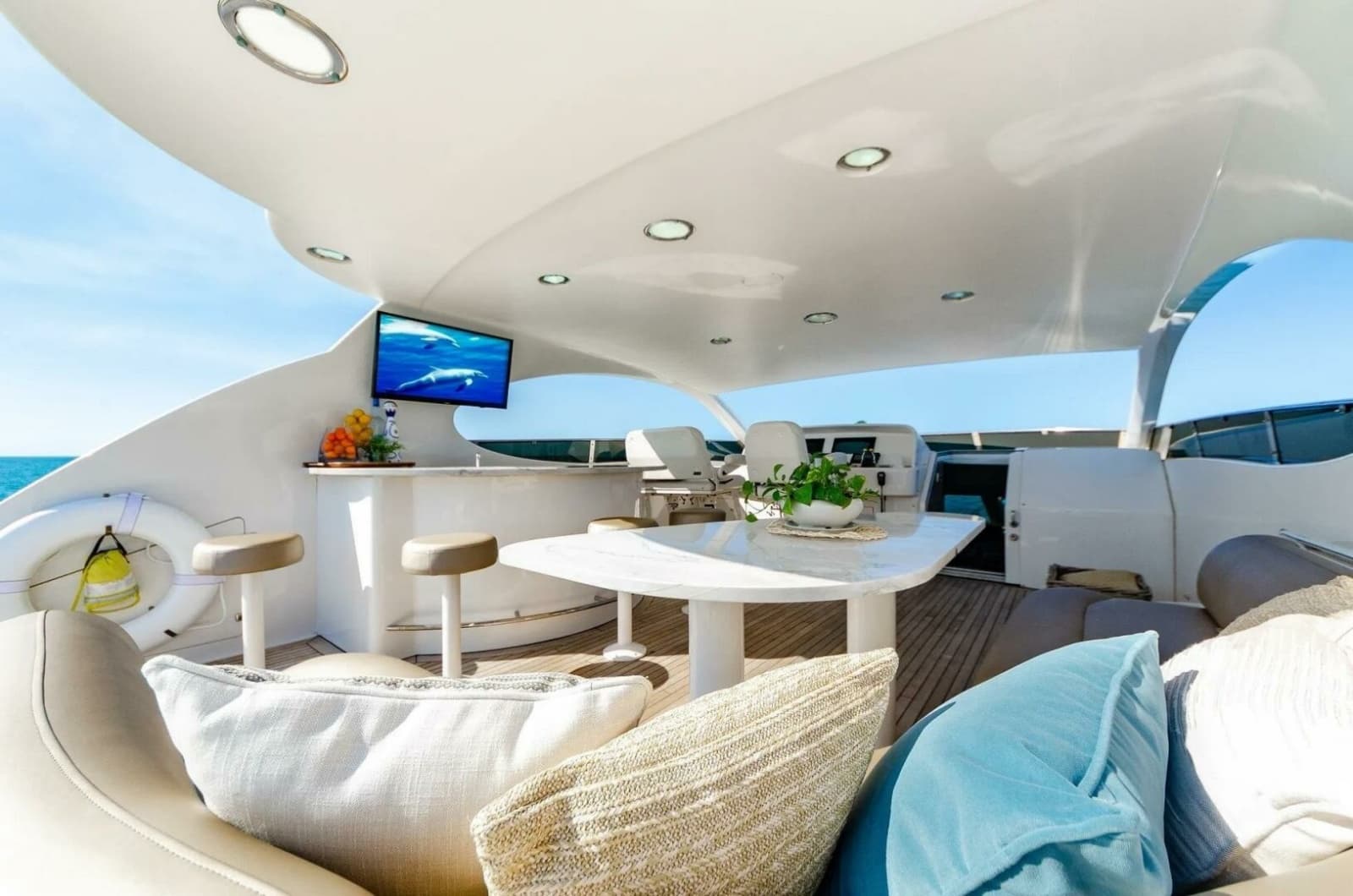 2001 Lazzara Yachts 94 Motor Yacht - Photo 91