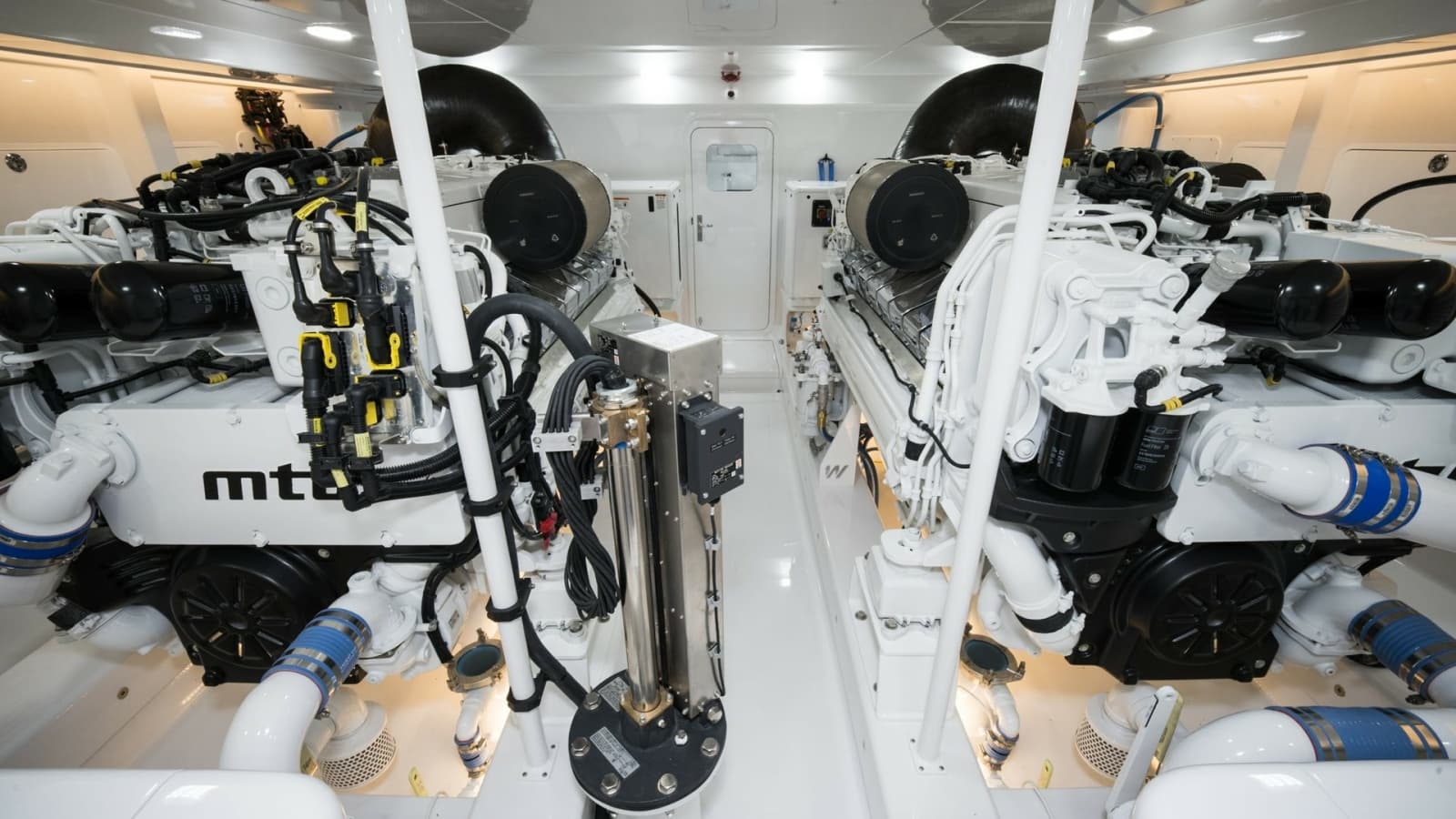 2026 Winter Custom Yachts 75 Open Convertible - Photo 47