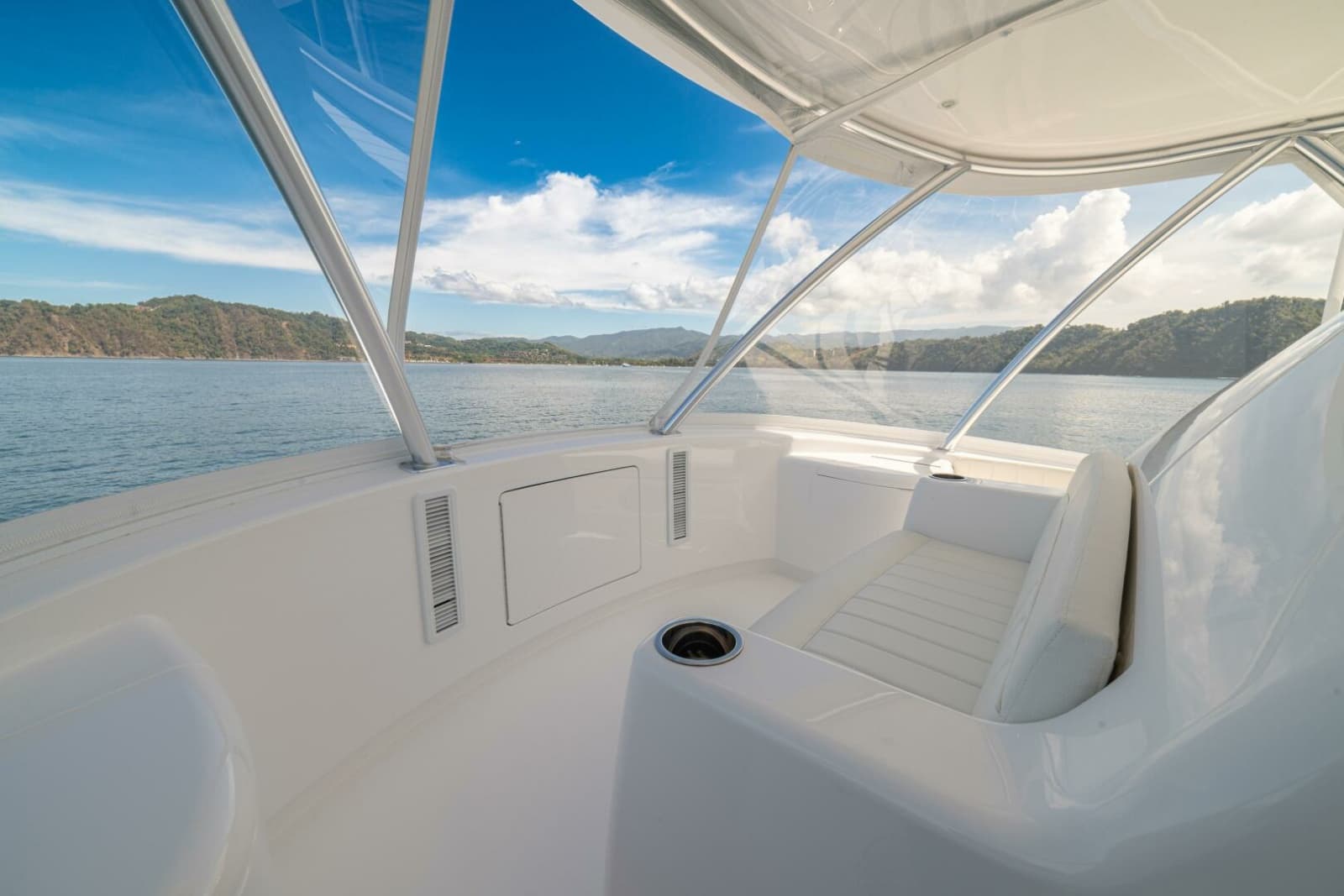 2025 Viking 58 Convertible - Photo 41