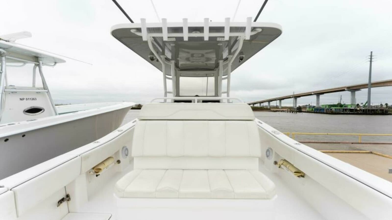 2019 Invincible 39 Open - Photo 11