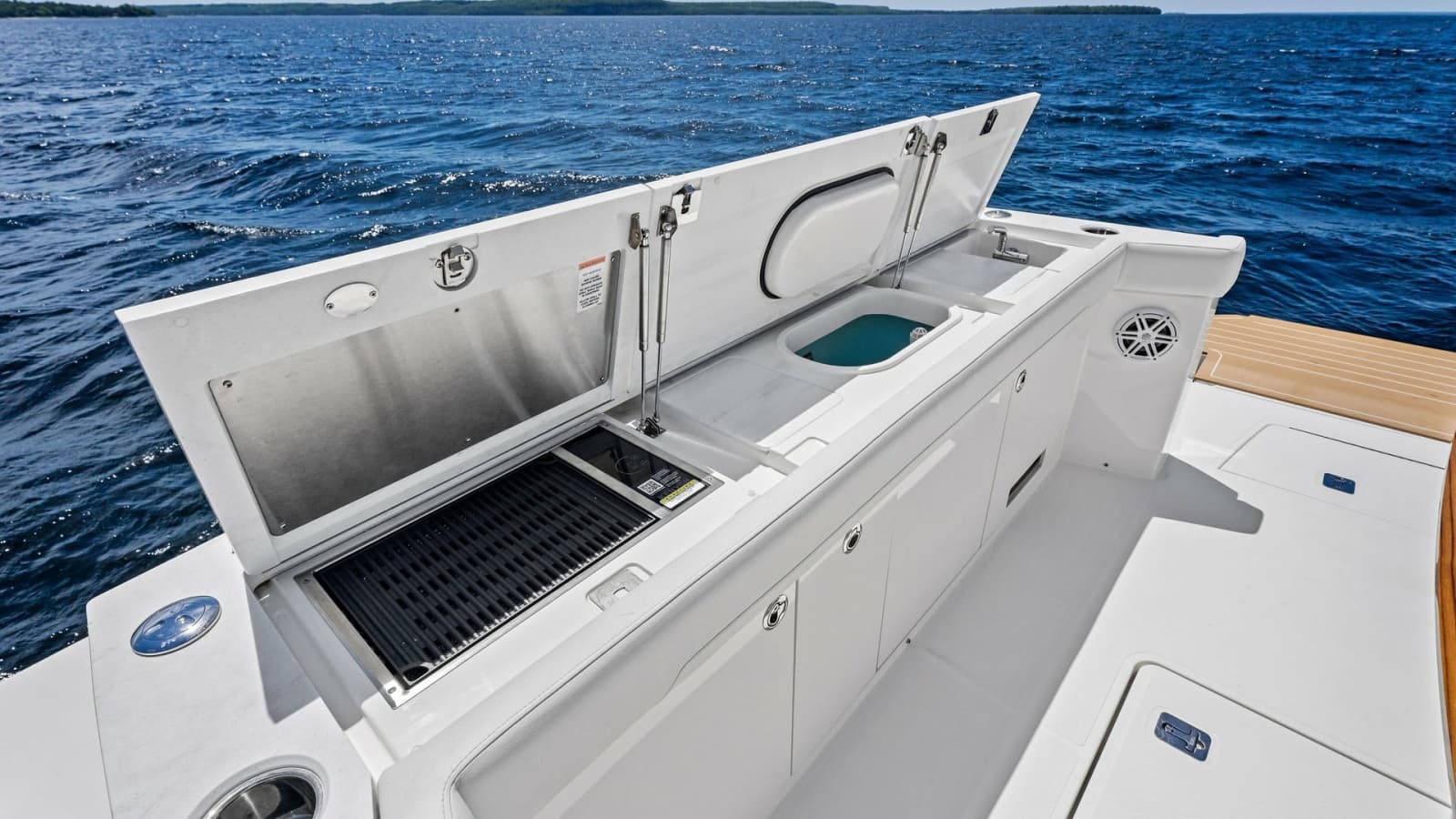 2025 Tiara Yachts EX 60 - Photo 14