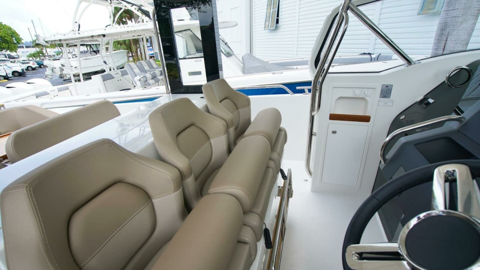 2024 Nimbus Tender 11 - Photo 6