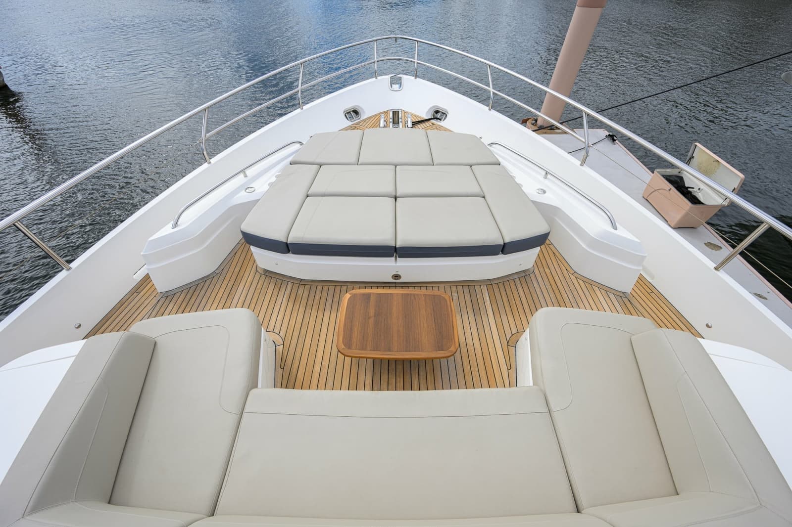 2022 Princess Y78 - Photo 47