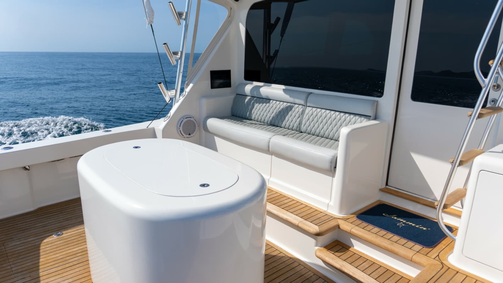 2009 Viking 50 Convertible - Photo 41