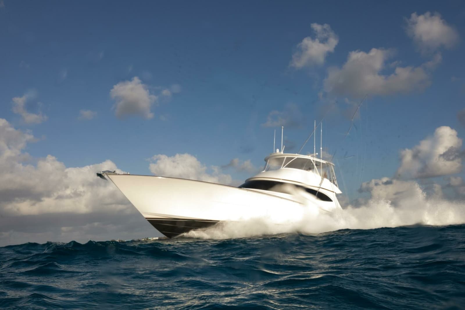 2025 Viking 82 Convertible - Photo 79