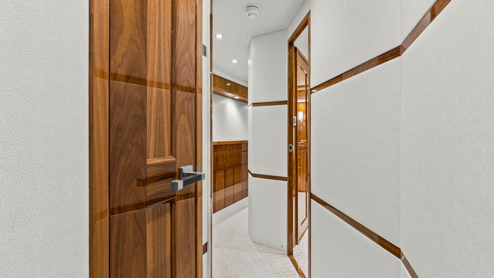 2017 Viking 72 Enclosed Bridge - Photo 24