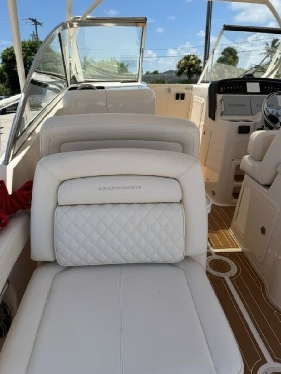2023 Grady-White Freedom 307 - Photo 13