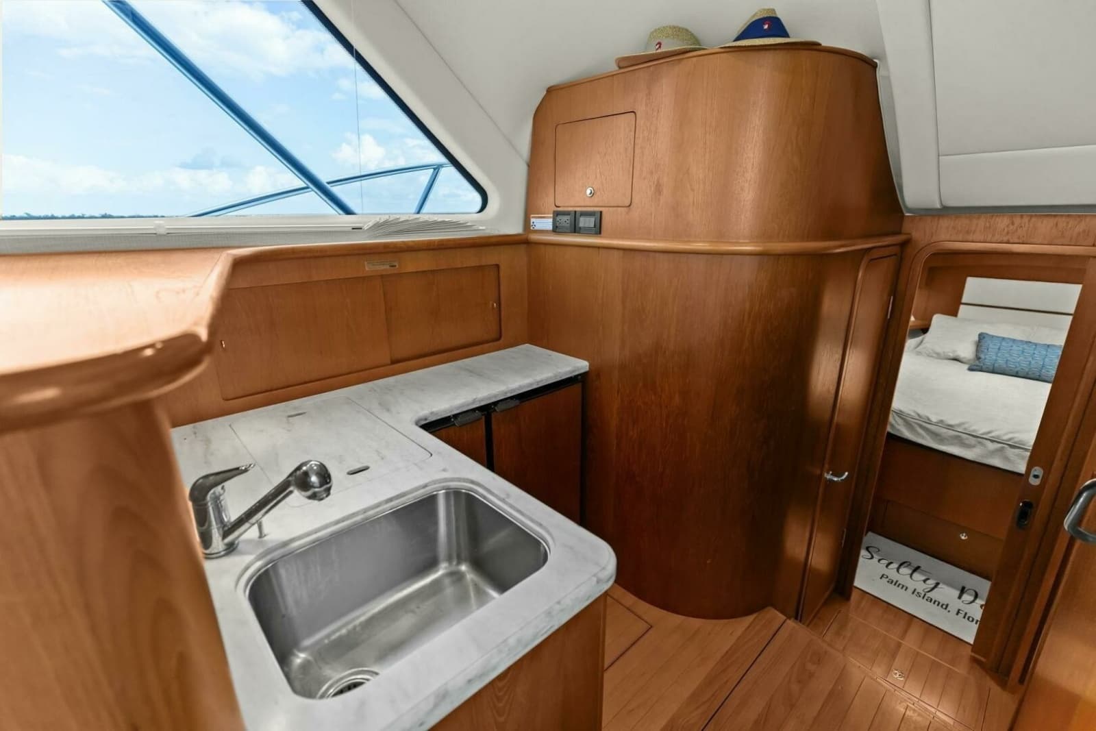 2013 Tiara Yachts 3900 Convertible - Photo 21